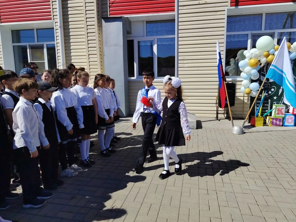 🎉  Последний звонок  🔔 для выпускников начальной школы 2026! .  Сегодня наши четвероклассники отмети