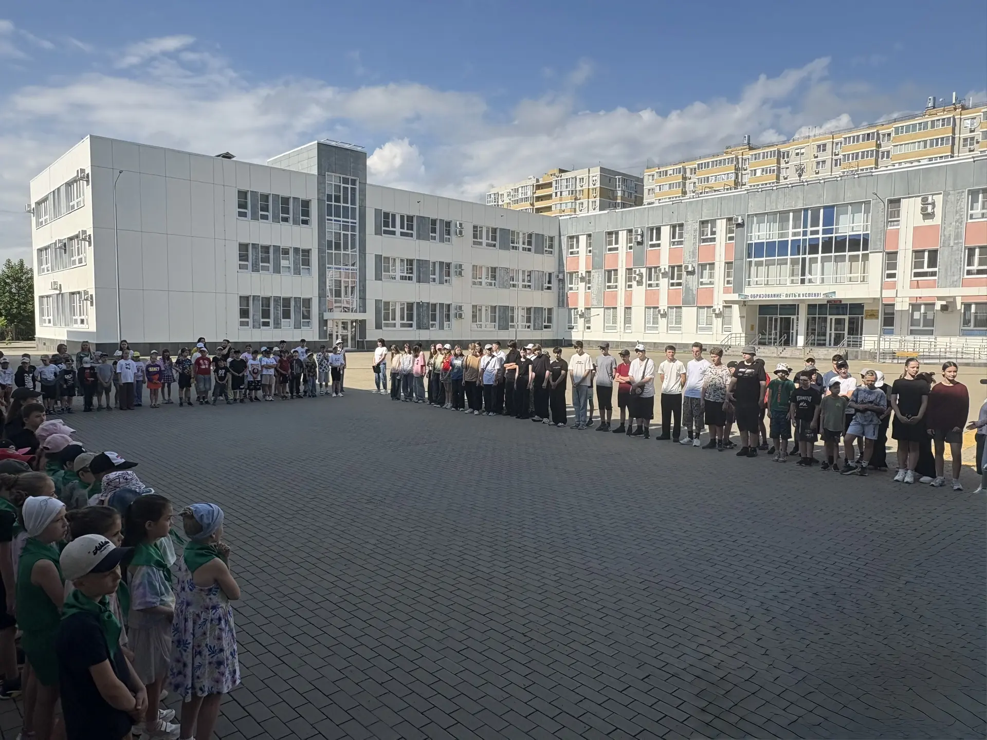 🇷🇺 11 июня в лагере «МастерОК» прошёл особенный, наполненный гордостью и единством день, посвящённ