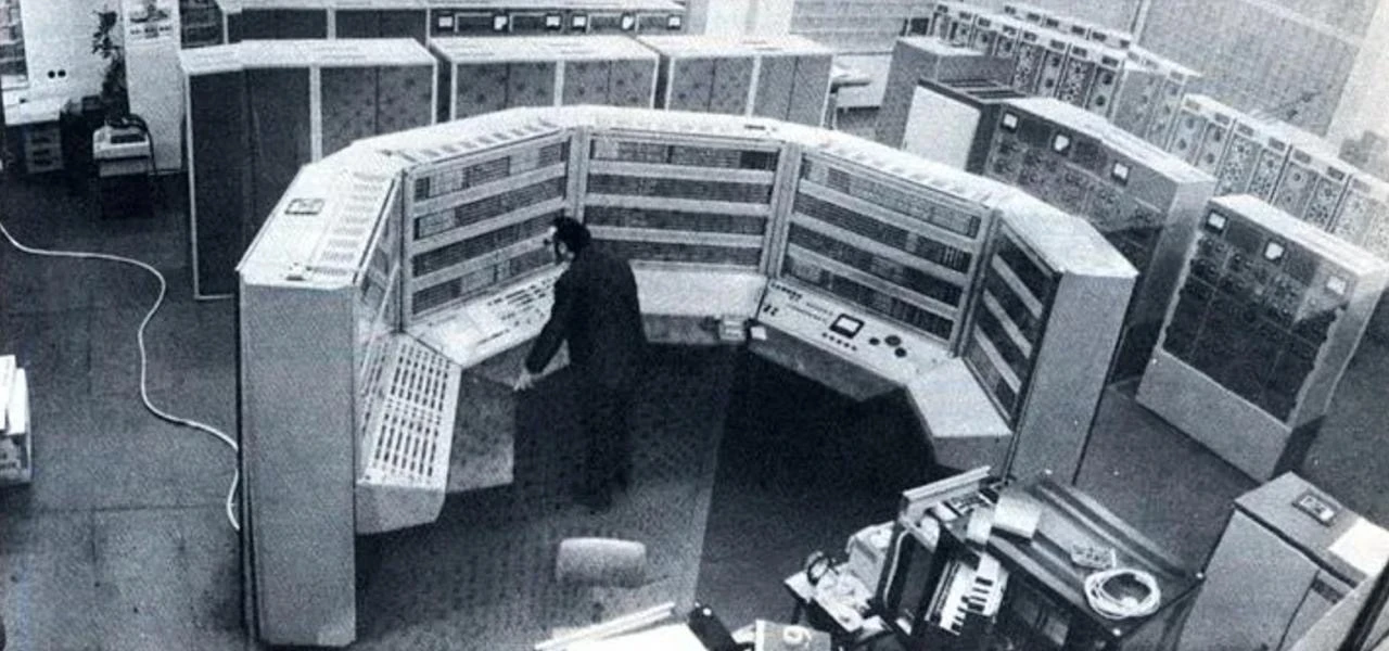 🖥 В 1975 году советский компьютер сделал за 1 минуту то, на что американскому понадоби...