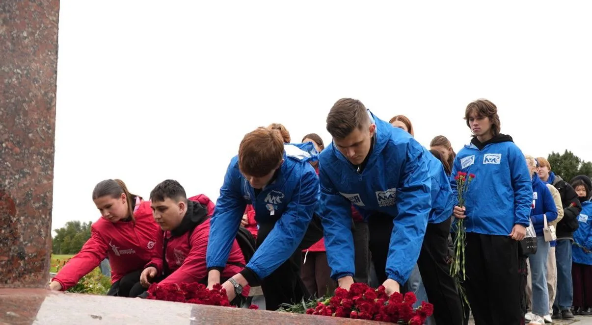 Молодая Гвардия Единой России проводит мероприятия в День памяти жертв блокады Ленингра...