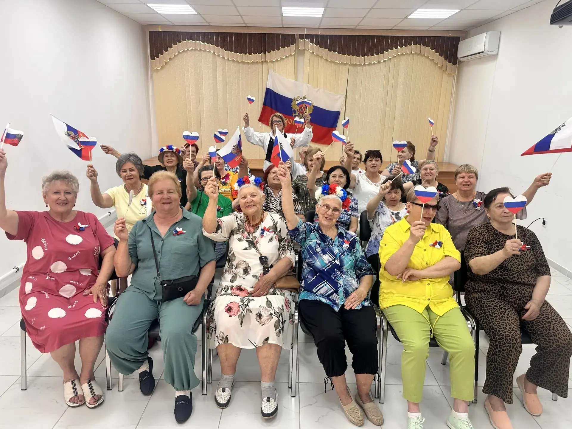 ✨ В преддверии Дня России в актовом зале Кореновского КЦСОН прошло особенное мероприятие для старшег