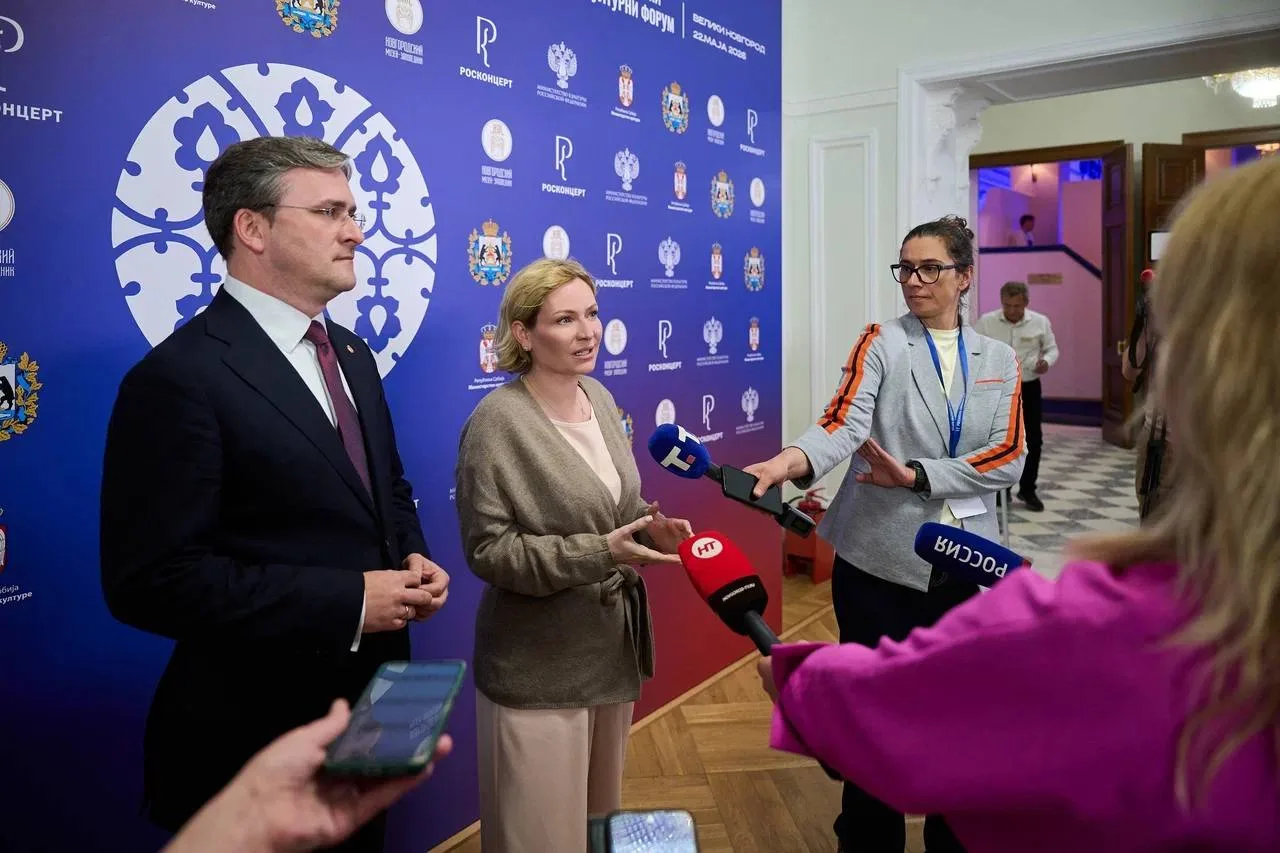 Вместе с Министром культуры Республики Сербии Николой Селаковичем торжественно открыли VI Российско-