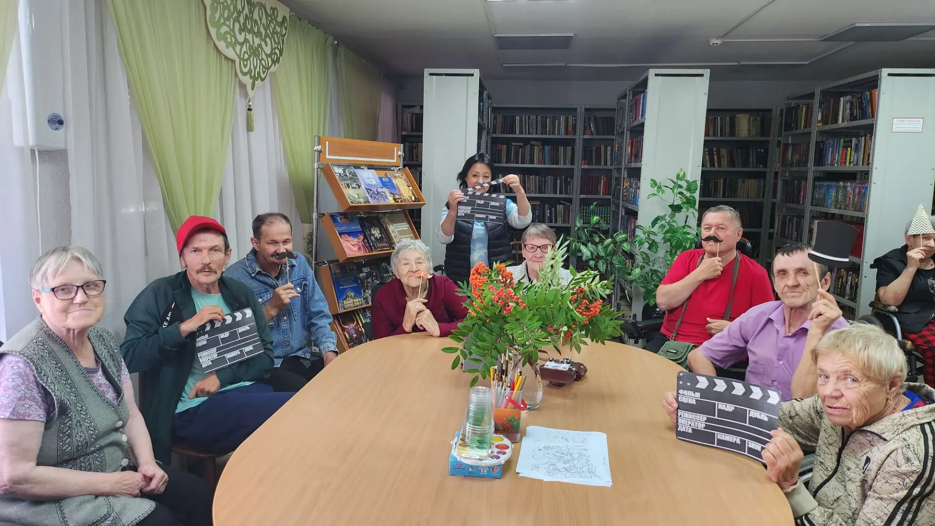 🔥В  нашем доме прошло мероприятие, посвященное Дню российского кино. Культорганизатор ...