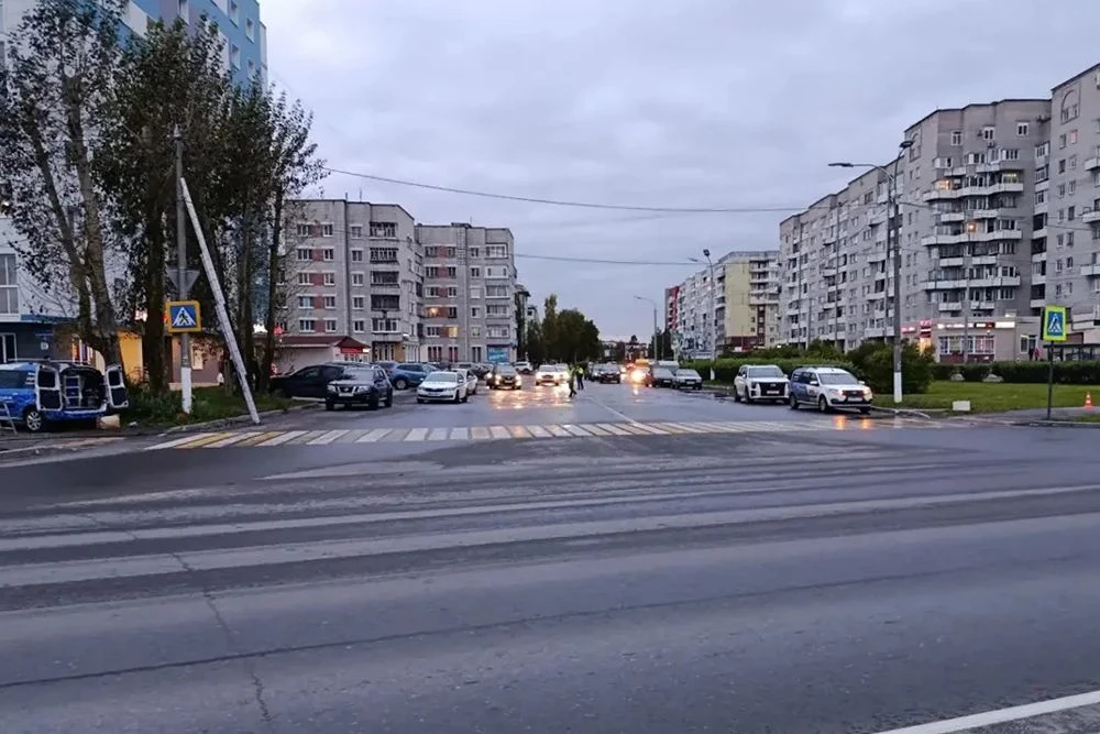 В Северодвинске грузовик оборвал провод ЛЭП, пострадал ребенок