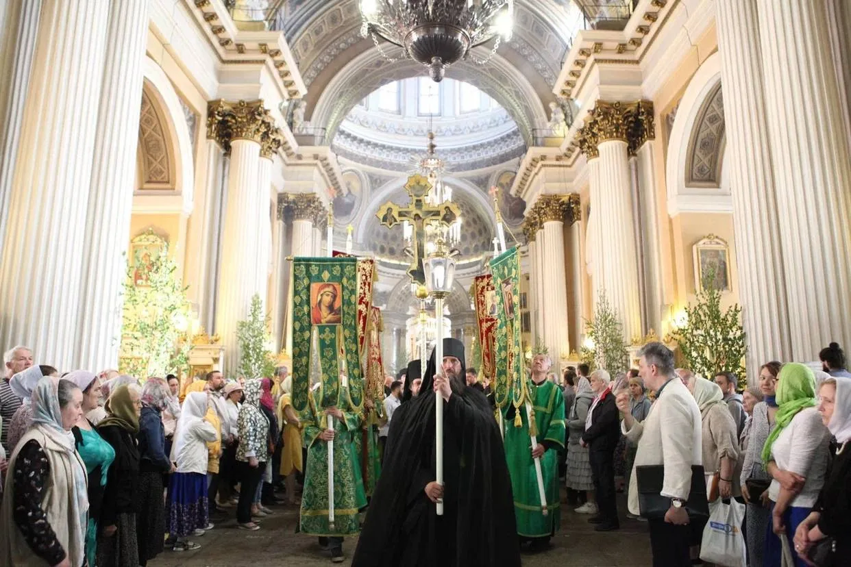 Завтра, в День Святого Духа, по традиции после поздней Божественной литургии будет сове...