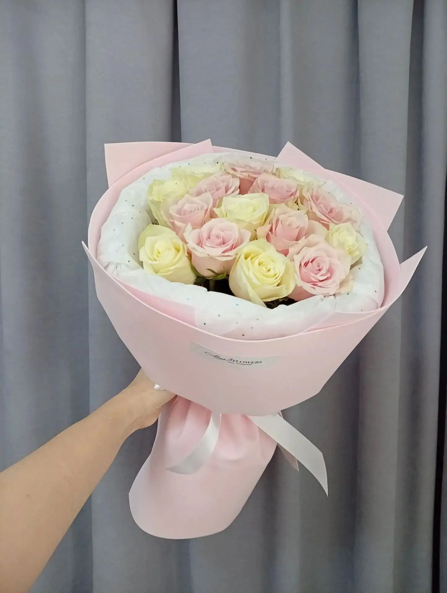 🤍💗 15 роз. Идеальный баланс белого и розового.