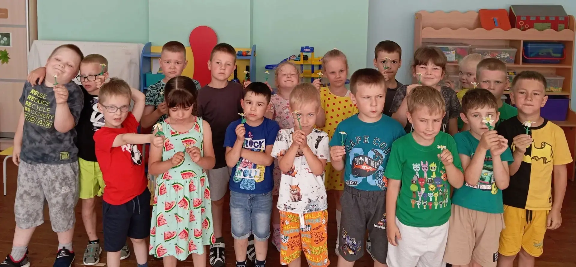 Сегодня в старшей и подготовительной группах прошло душевное мероприятие, посвященное Дню семьи, люб