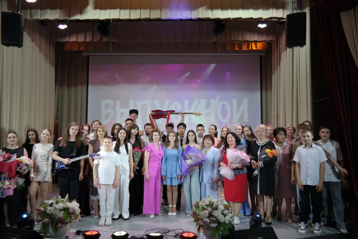 🎉ТОРЖЕСТВЕННЫЙ ВЫПУСКНОЙ ВЕЧЕР В МУЗЫКАЛЬНОЙ ШКОЛЕ!🎼