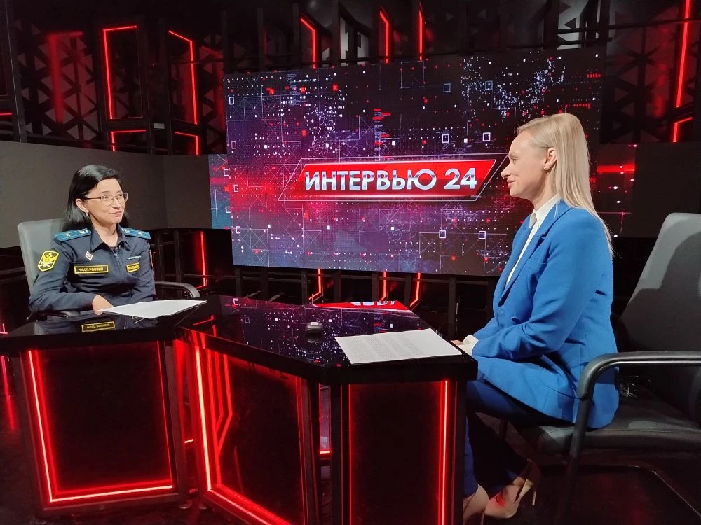В Международный день защиты детей заместитель главного судебного пристава Республики Кр...
