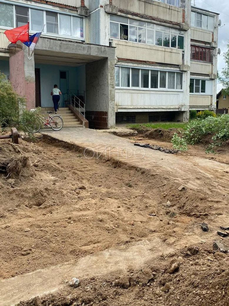 «Требуем сохранить двор!»

Жители деревни Чупряково выступили против того, чтобы зелёный двор заката
