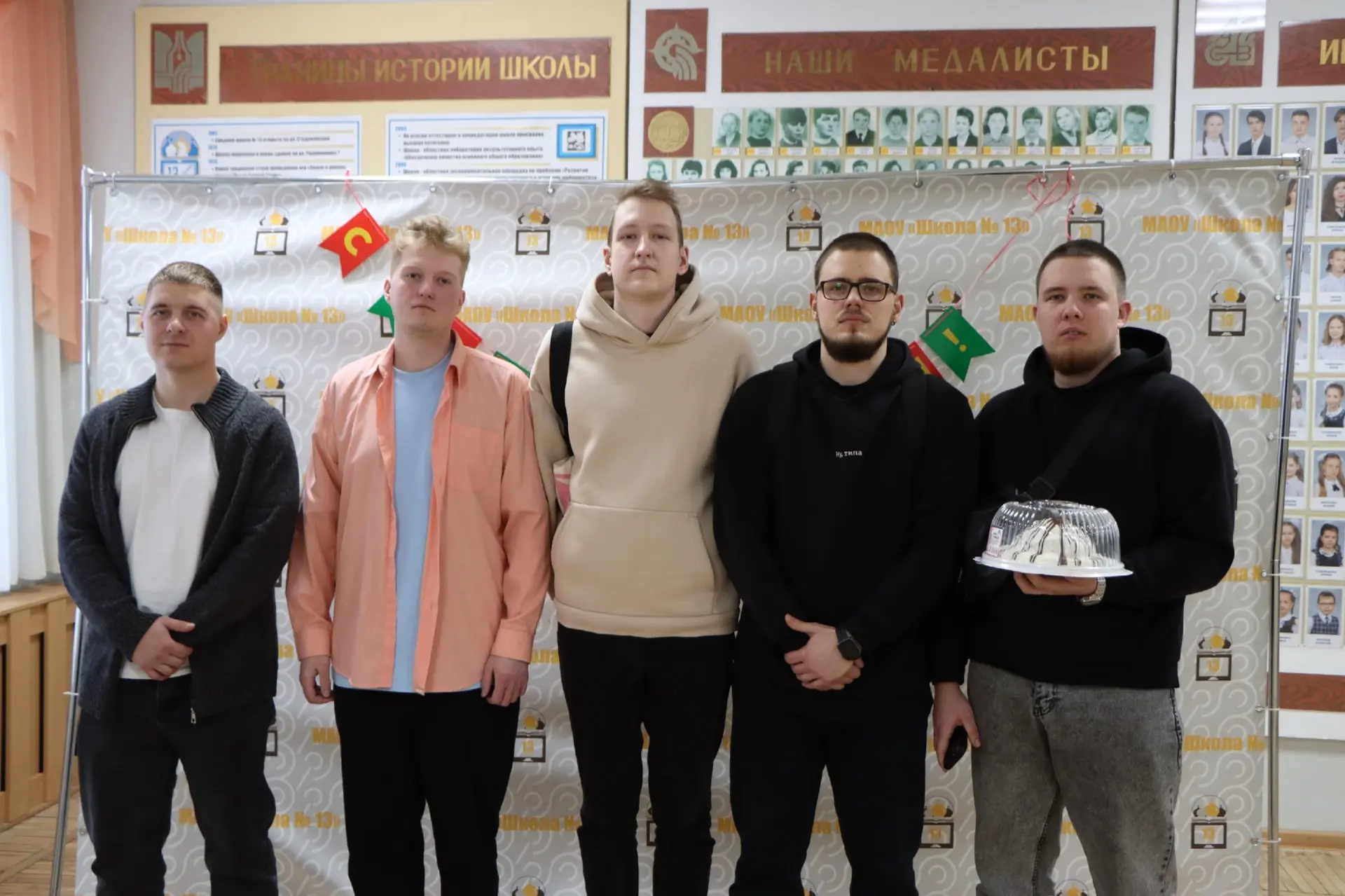 Здравствуйте, здравствуйте, здравствуйте! Счастливых вам интеллектуальных игр! И пусть удача всегда 