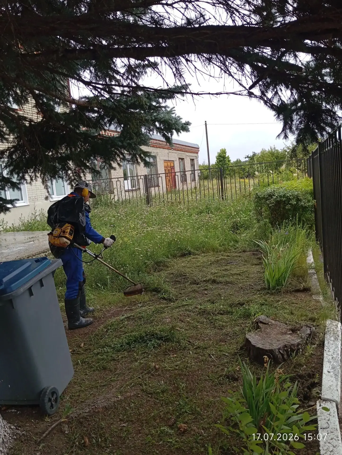В летний период работниками Детской школы искусств Кузнецкого района проводится комплек...
