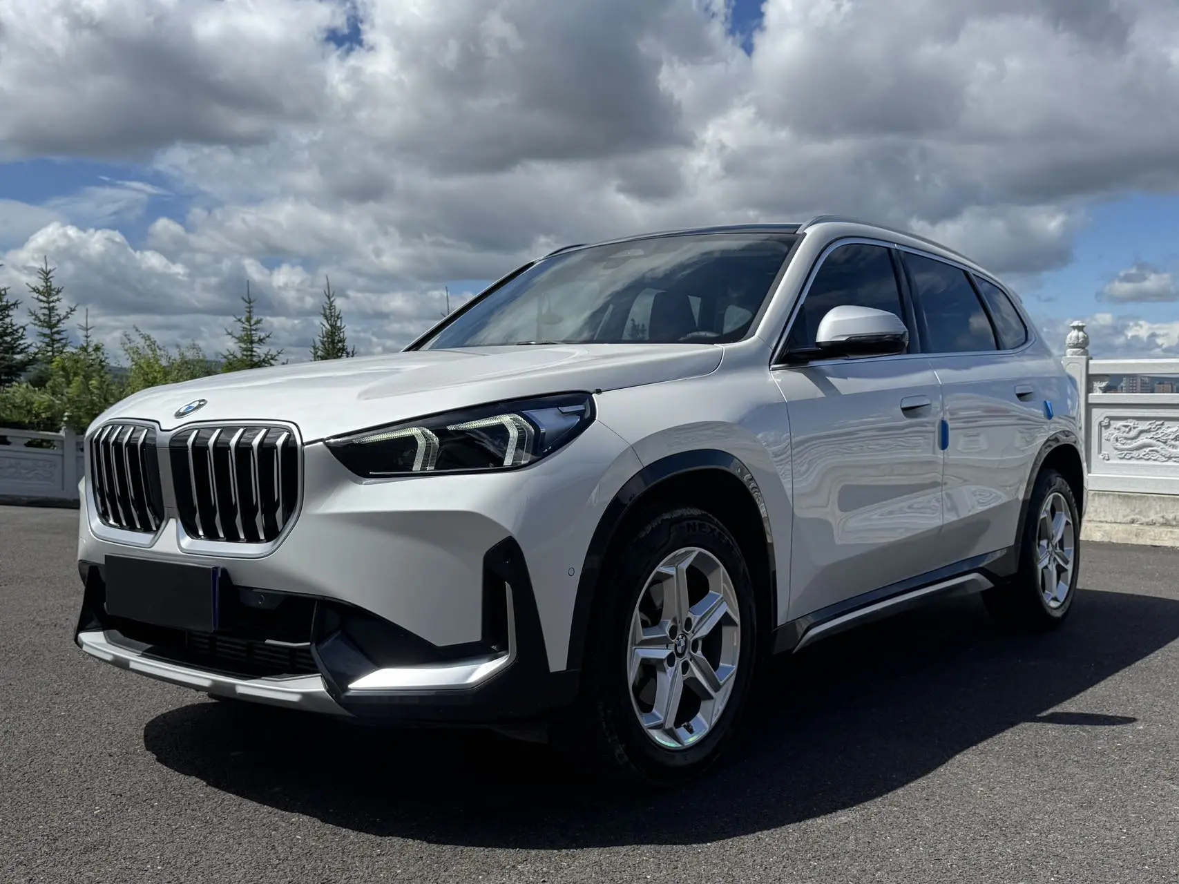 🚗 BMW X1 2023 года, белый цвет, комплектация X Design.