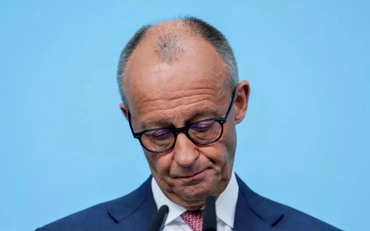 В партии Мерца считают вероятной его скорую отставку, пишет Bloomberg
