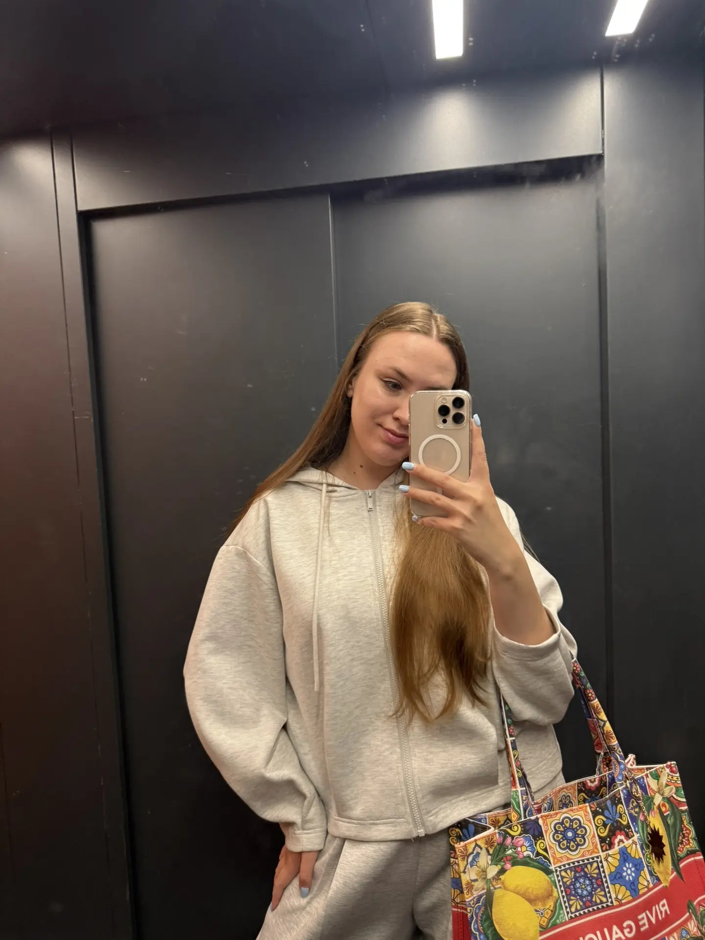 утро началось интереснейшим образом 😅

к нам постучались новые соседи и попросили поприсутствовать 