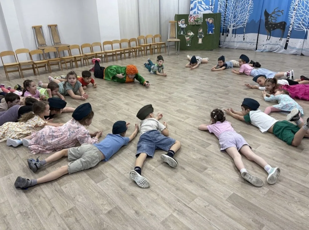 Всю неделю дети из МБДОУ "Детский сад 4" активно готовились ко Дню защитника Отечества.