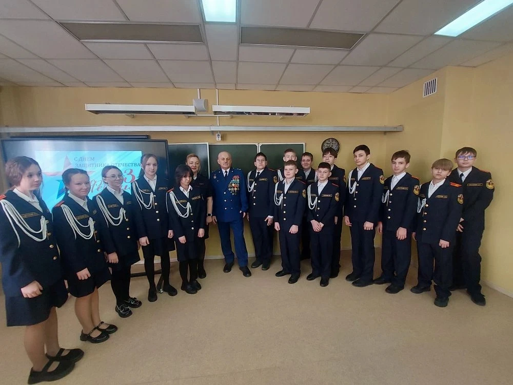 20 февраля в кадетском классе прошёл урок мужества, посвящённый Дню защитника Отечества.  В ходе зан