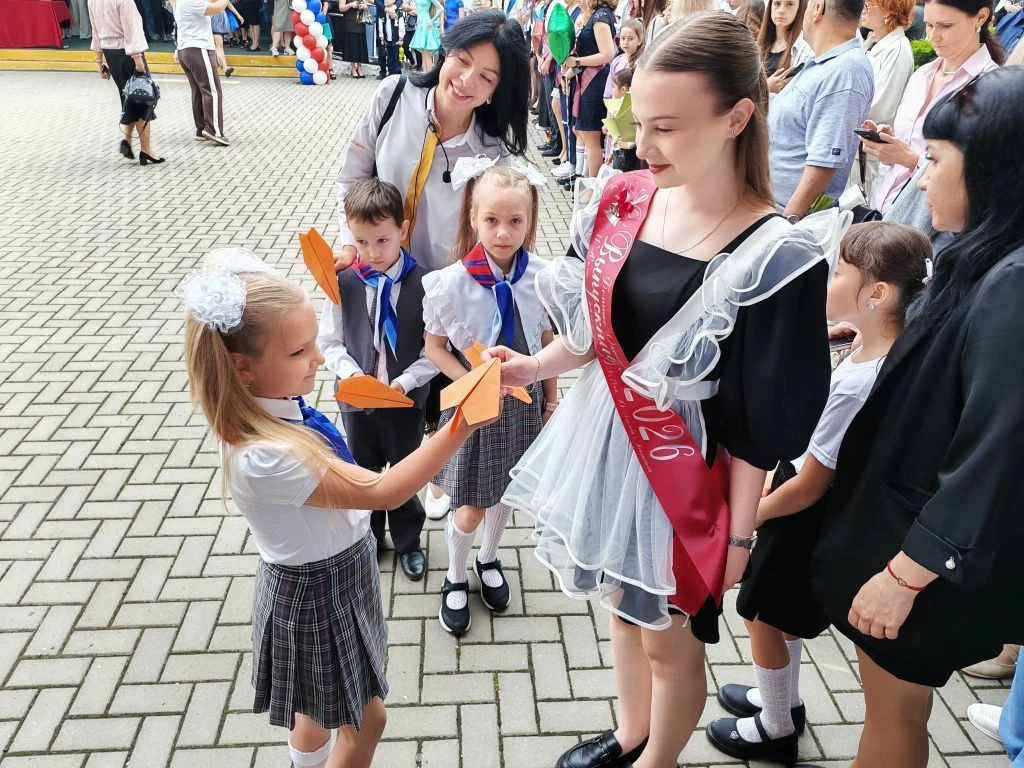 🔔 В Год Единства народов России в МБОУ СОШ № 29 им. Ю. В. Амелова состоялась торжественная линейка «