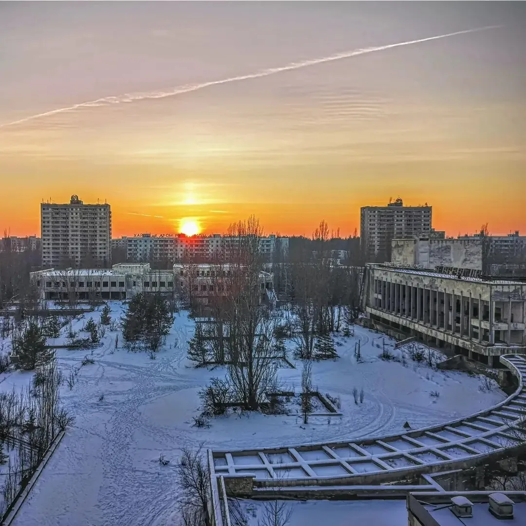 Пусть ночь укроет тебя тёплым пледом тишины и покоя! 🌙🧣