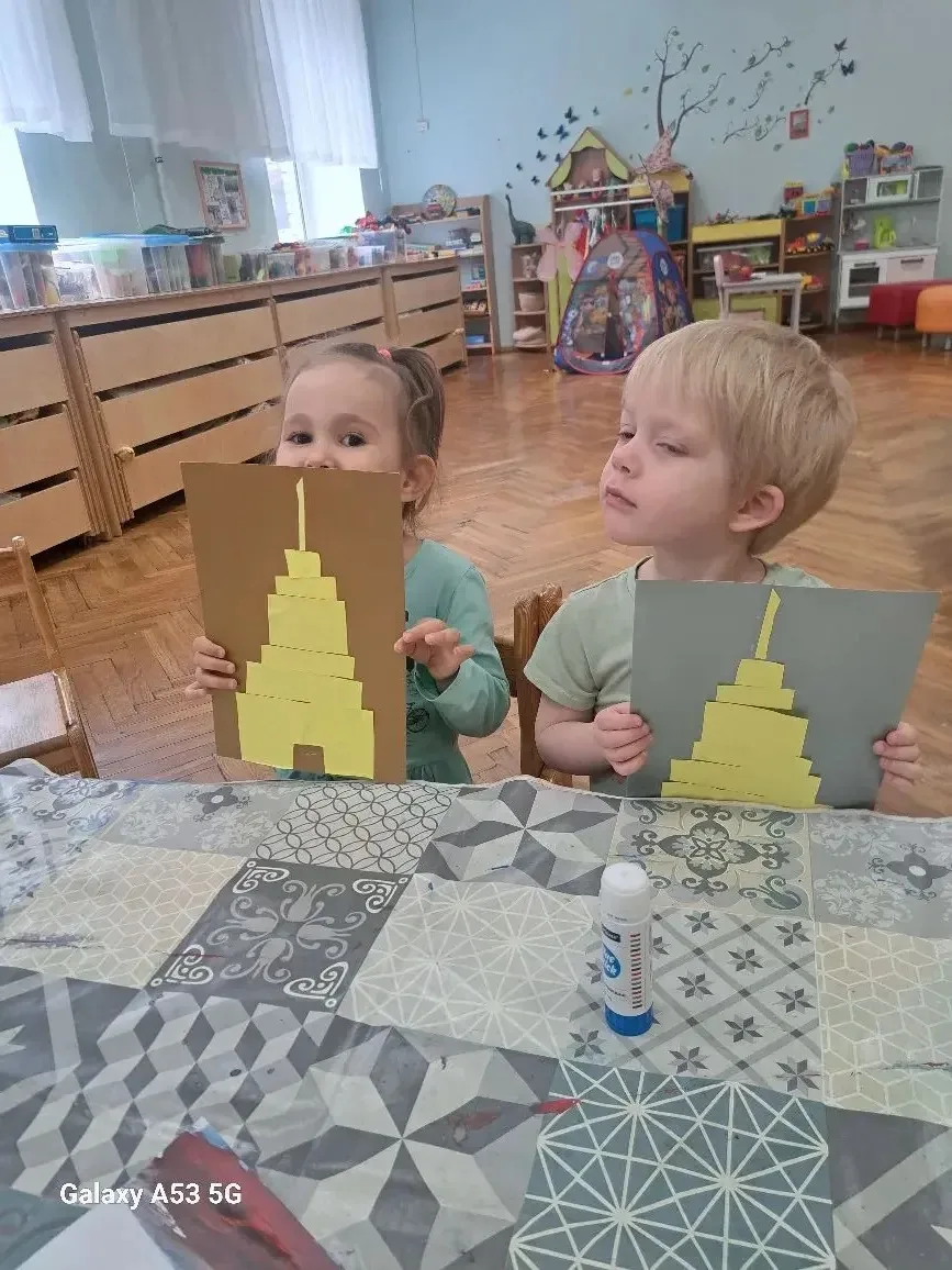 🎉 В младшей группе «Василёк» проходит неделя Санкт-Петербурга — отмечаем день рождения...