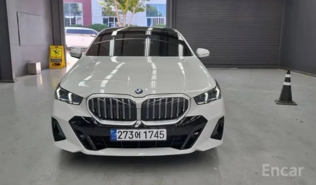 🚗 BMW 530i xDrive M Sport 2025 — спортивный седан под ключ в Екатеринбурге!