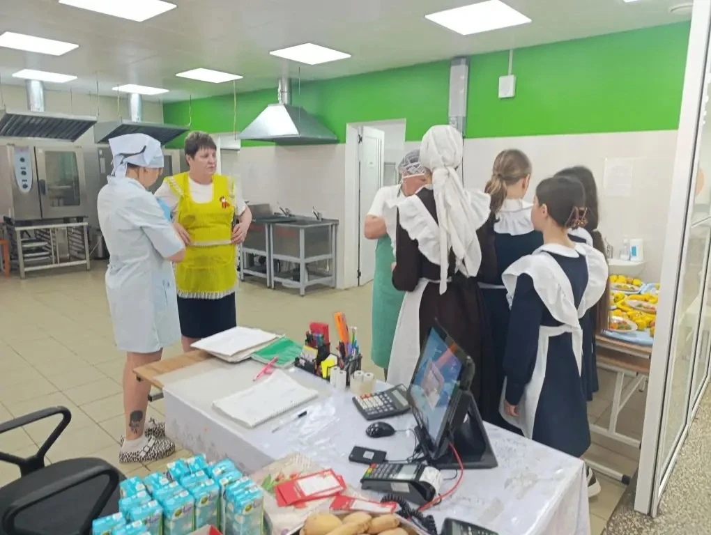 На этой неделе в нашей школе царила творческая атмосфера! Активисты школы 58 провели серию мастер-кл