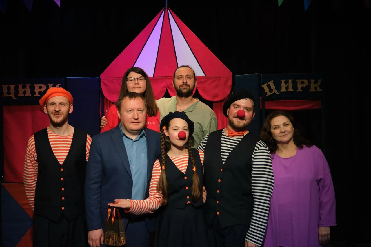 🎭Дорогие зрители!🤗 Вот и состоялась премьера нашего нового спектакля  «Легкий слон»🎈

Режиссёр - 