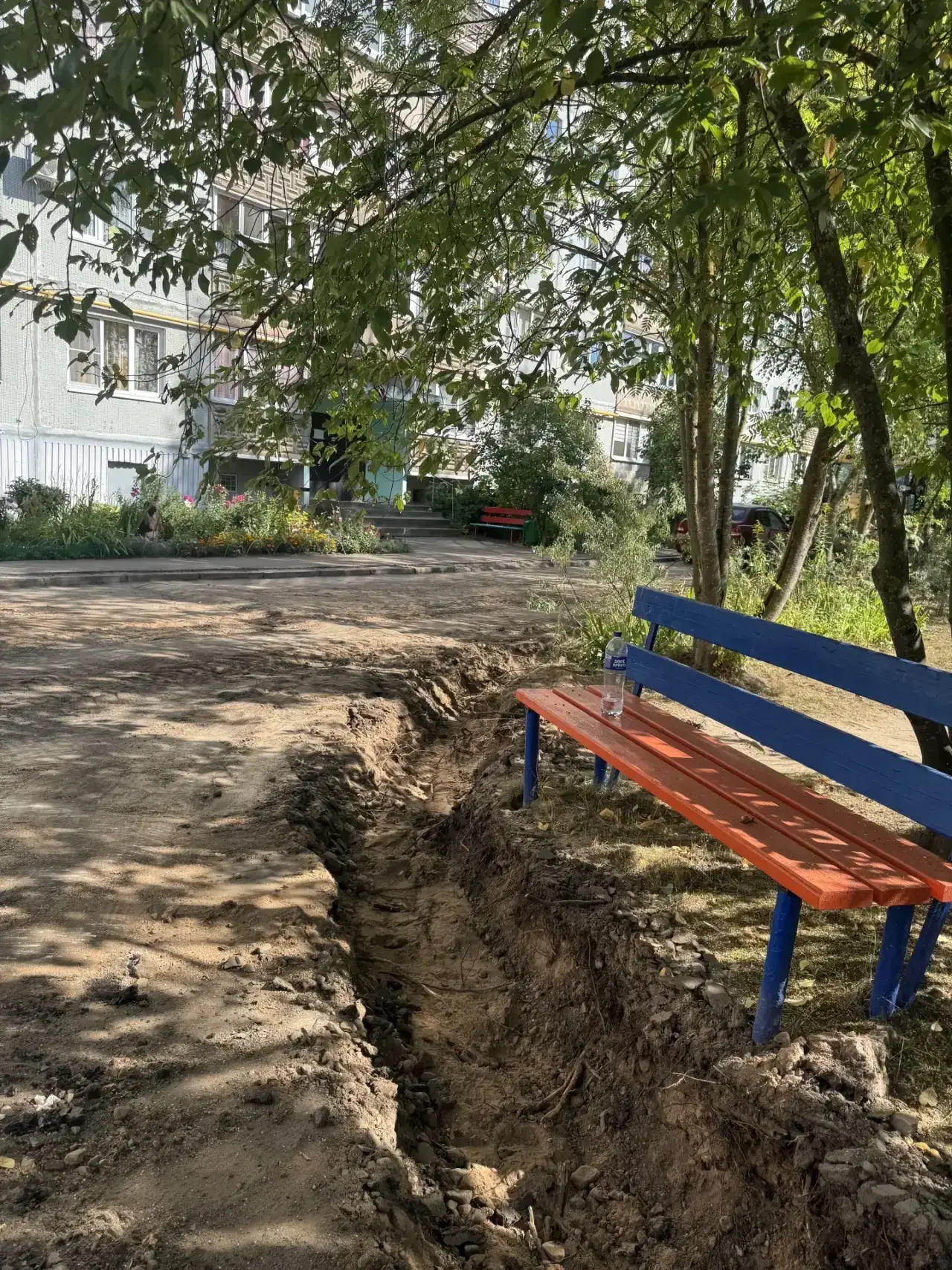 Поясню, что ремонт во дворе дома № 14, корпус 1 по улице Запрудной уже начался. Здесь б...