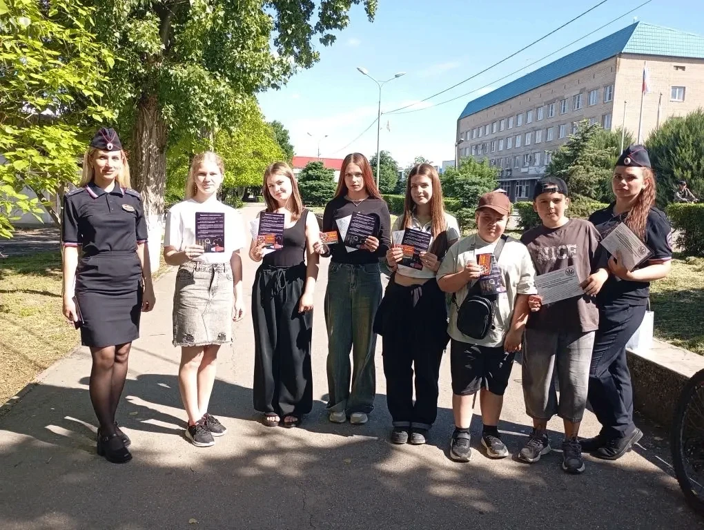 БЕЗОПАСНОСТЬ НА КАНИКУЛАХ💥

🌞Лето – пора отдыха и свободы. Но, чтобы эти дни прошли без неприятнос