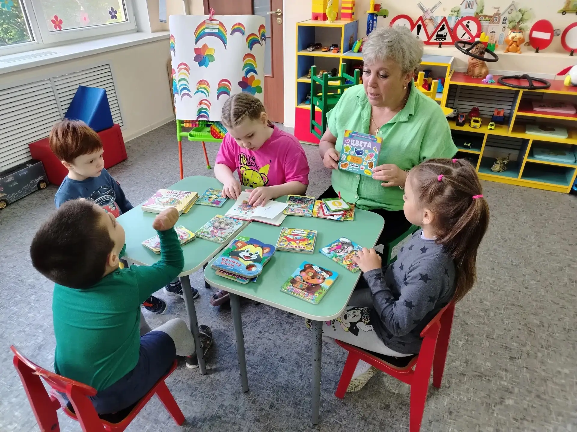 Группа Малыш 👶"День книжек малышек. Путешествие в страну сказок" 
Приобщение детей к чтению художес