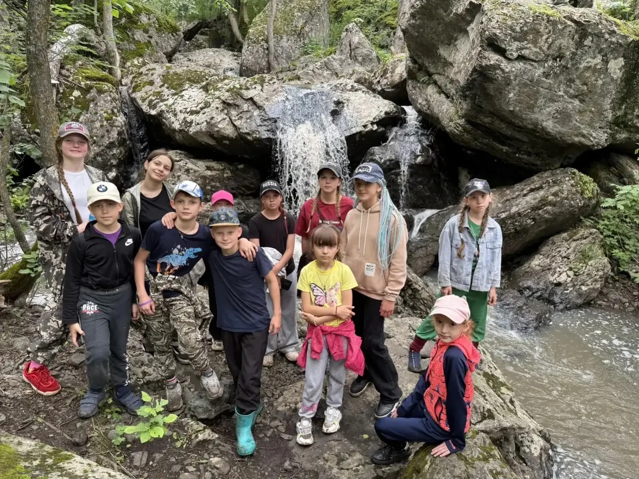 🏕️Дневник путешественника: закрыто!
Наши дети вернулись из небольшого, но очень насыщенного похода.