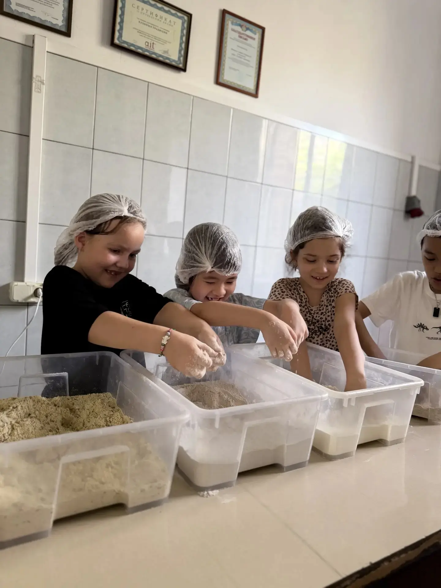 🍞 Секреты хлебного дела: ученики 2 «Э» класса побывали на экскурсии в пекарне  В рамках изучения тра