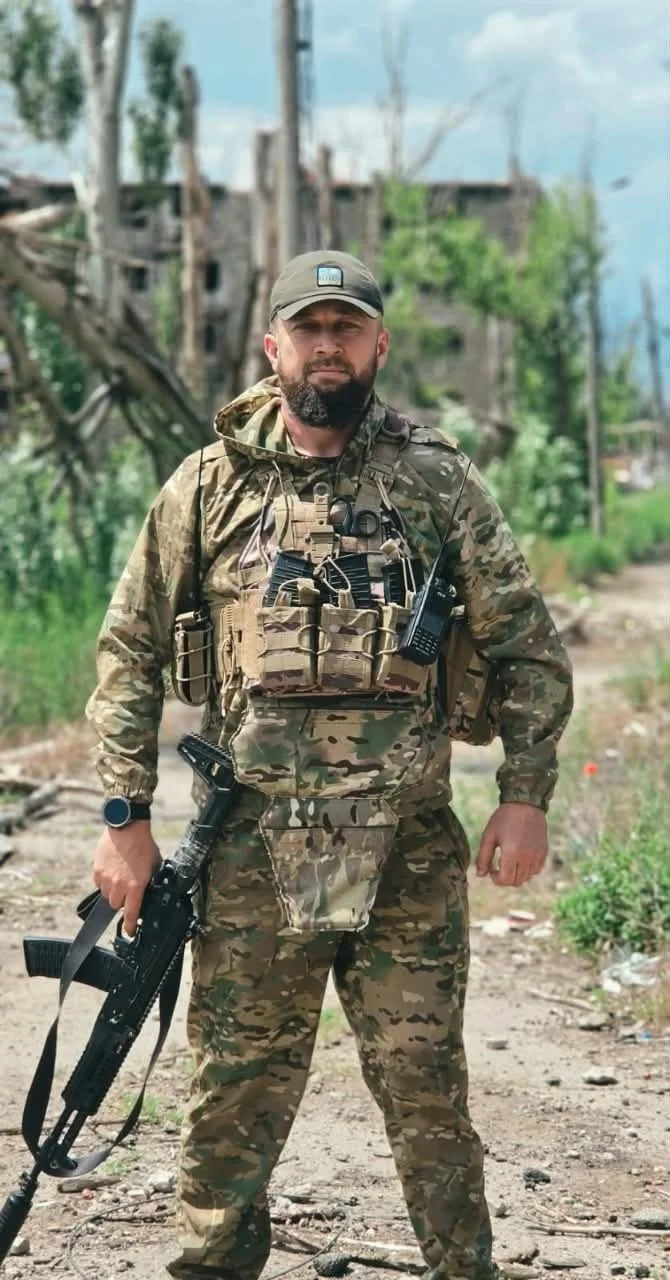 Военнослужащего 78-го мотострелкового полка Север-АХМАТ с позывным Арсен наградили меда...