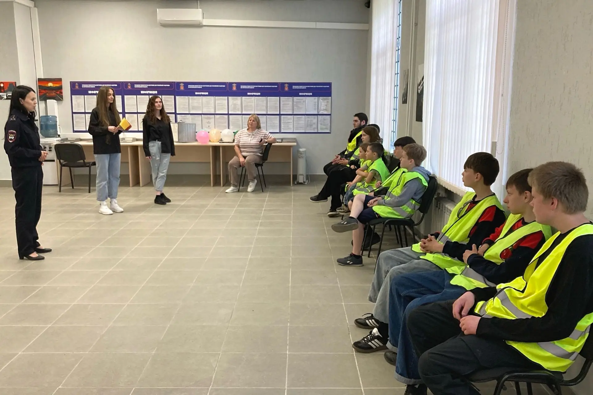 Волонтёры оленегорской колонии-поселения приняли участие в профилактическом мероприятии для детей, о