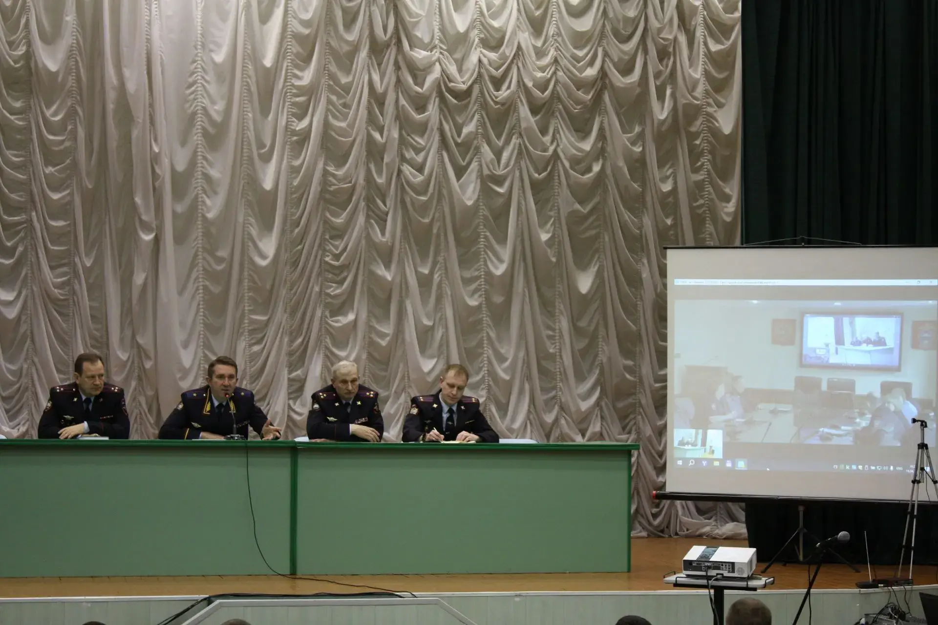 ⭐️ В Брянском филиале состоялась рабочая встреча начальника института с курсантами   🗓 16 апреля про