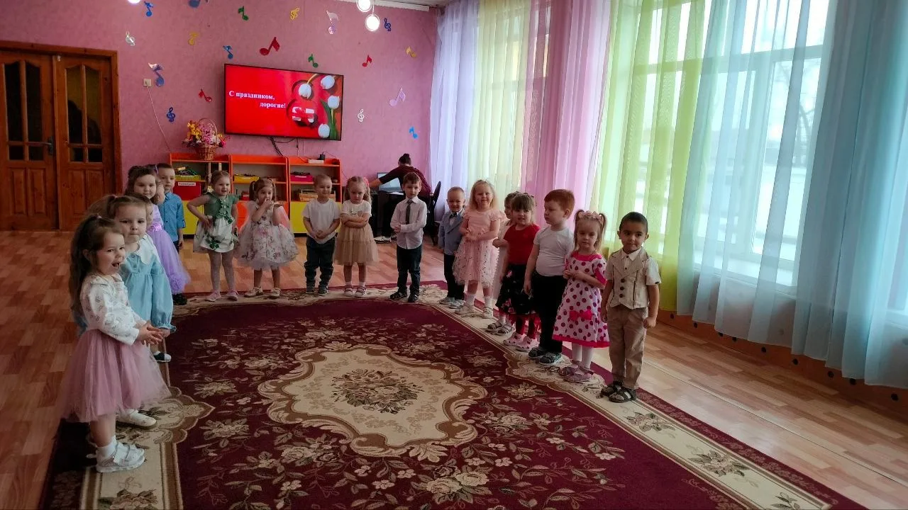 📎С праздником весны и нежности!🌷                                                     ...