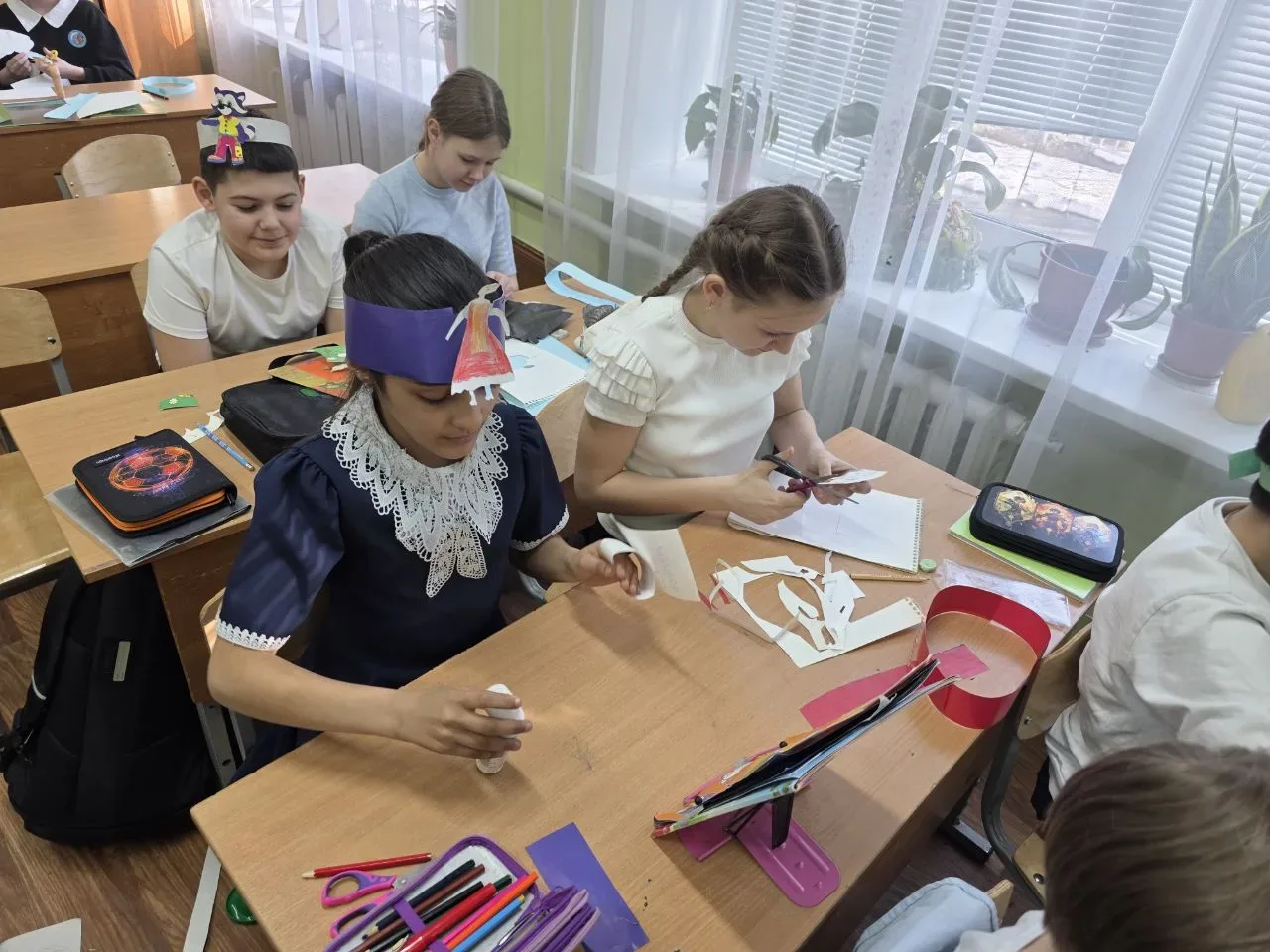 🎭 Волшебный мир театра — глазами детей! 🎭  В честь Дня театра ученики 4 «А» класса устроили настоящи