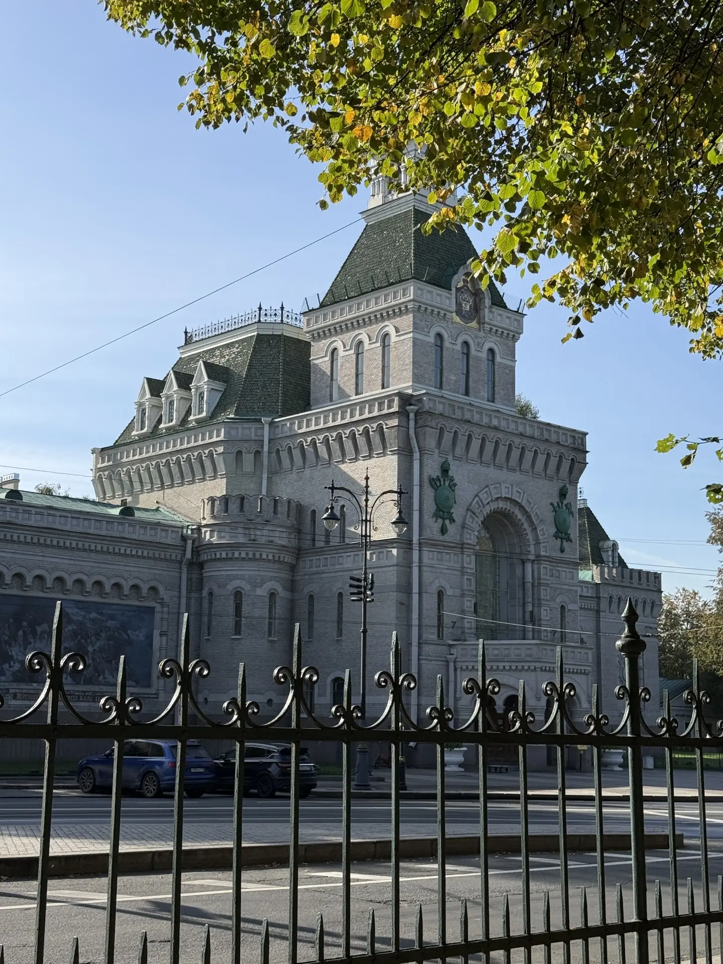 Золотая осень в Петербурге - это очень - очень короткий миг.