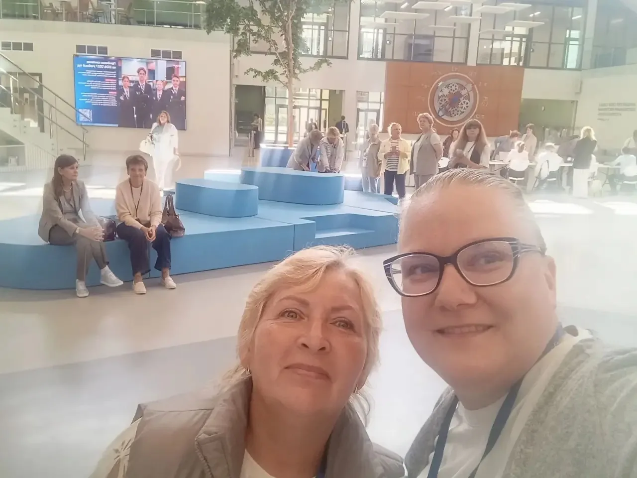 Сегодня учителя начальной школы Бабуркина Н.Е. и  Кругликова А.П. прошли обучение стажи...