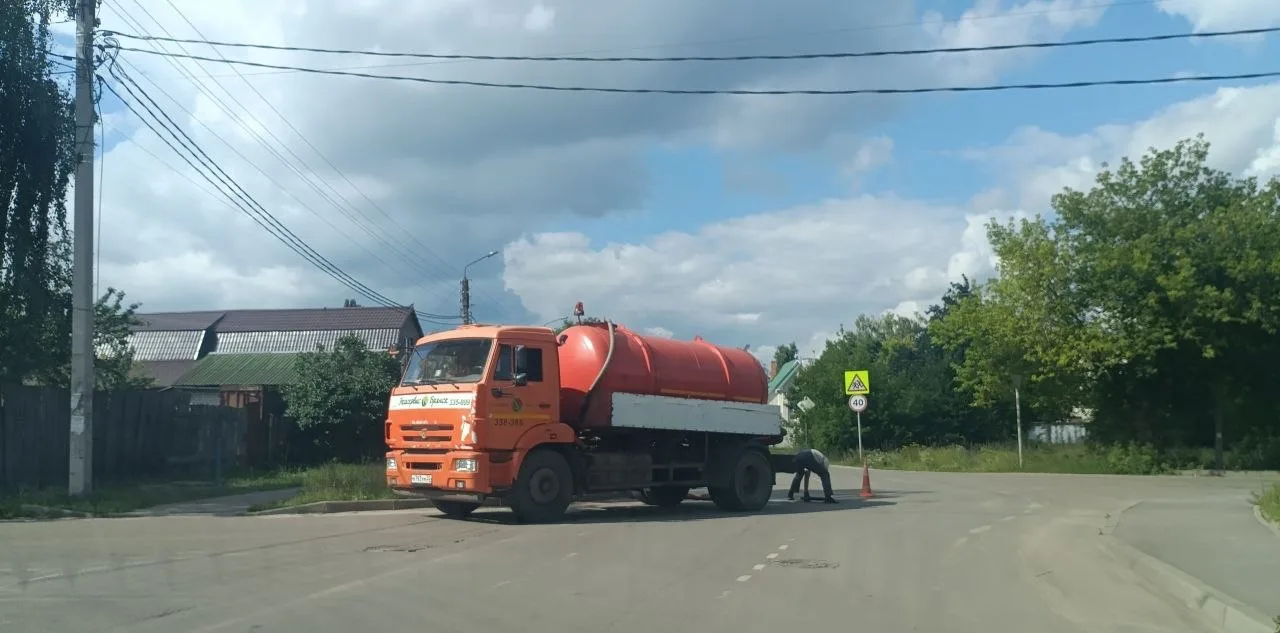 ▶️Поймали с поличным: в Фокинском районе пресекли нелегальный слив отходов

Слив жидких бытовых отхо
