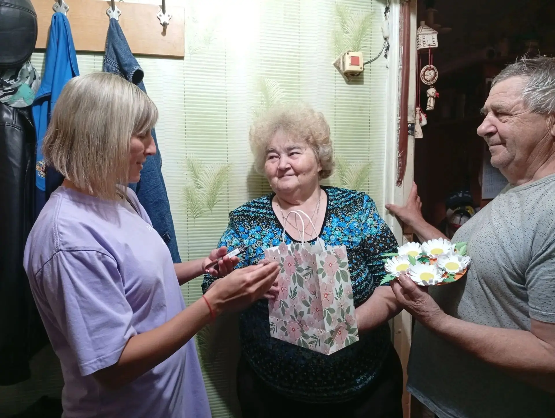 ✨Активисты Первичного отделения и сообщества "Родные-любимые" в гостях у потрясающей семьи!
 💞Екате