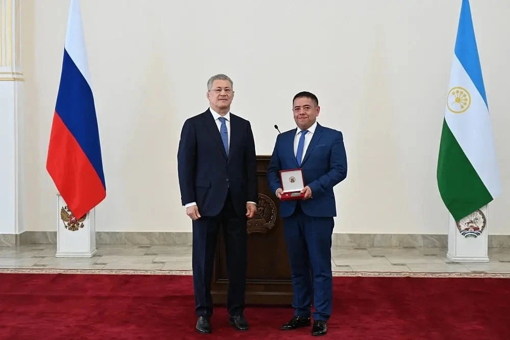 🎖️ Поздравляем нашего заместителя технического директора Данира Ганеева с присвоением почетного зва