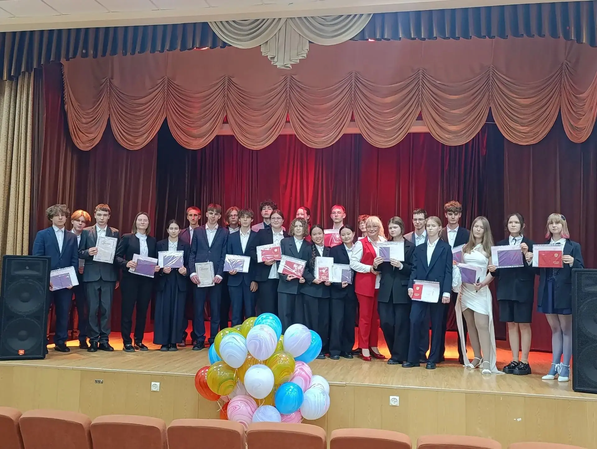 🎓 Вручение аттестатов в Лицее: 122 выпускника и сколько поводов для гордости!

1 июля в Лицее ИГУ с
