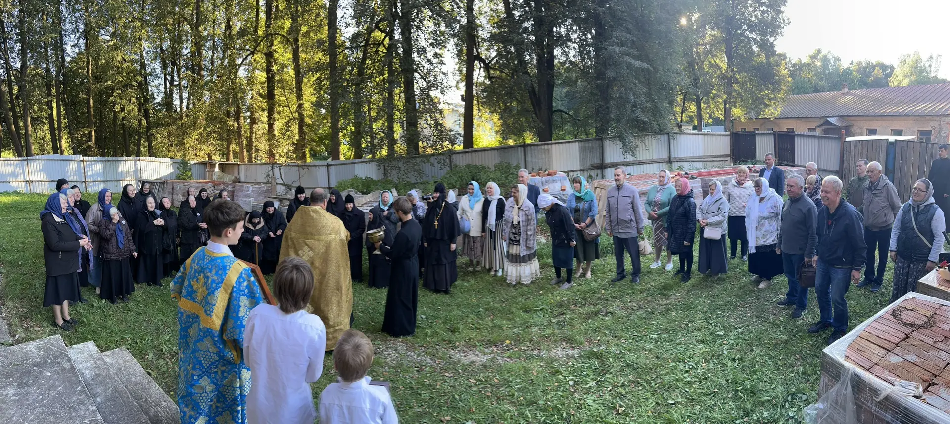 Сегодня молились в Кольцово о возобновлении и продолжении строительства колокольни храм...
