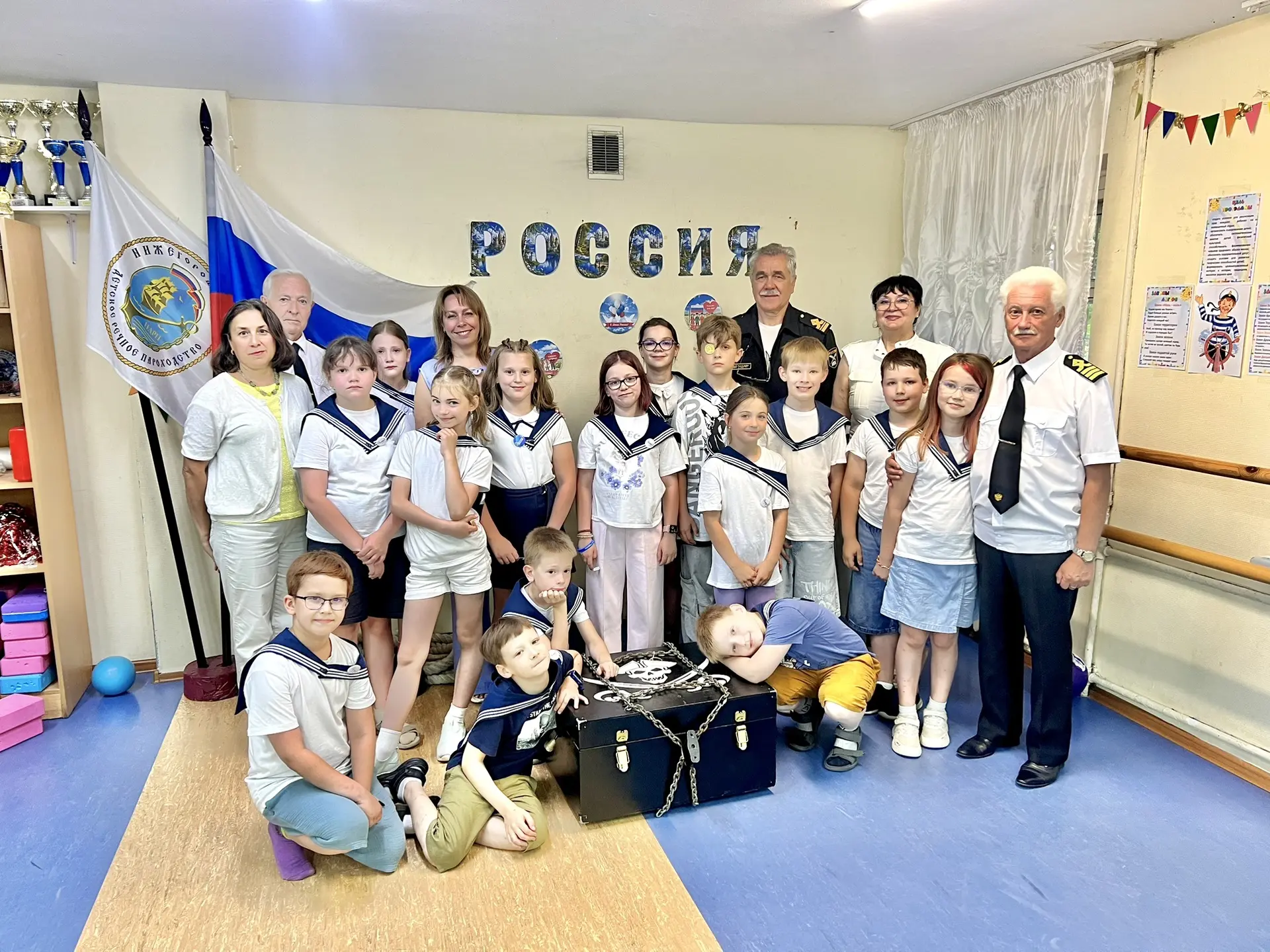 ⚓ Двенадцатый день смены «Речная кругосветка Орлят»: держим курс на День России!