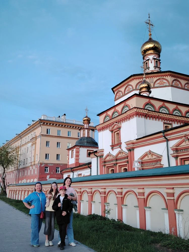 🇷🇺 Широка страна моя родная....
🎭 Школьный театр в Иркутске.

Наше приключение началось у самого 
