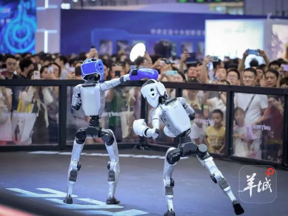 🇨🇳 Китайские гуманоидные роботы: «профессиональные боксеры, Усэйны Болты», прыгуны и ...