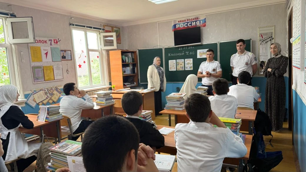 ⚠️🚦22. 05. 2026 г. Инспектор ДПС ОГИБДД МО МВД России «Кизилюртовский», лейтенант поли...