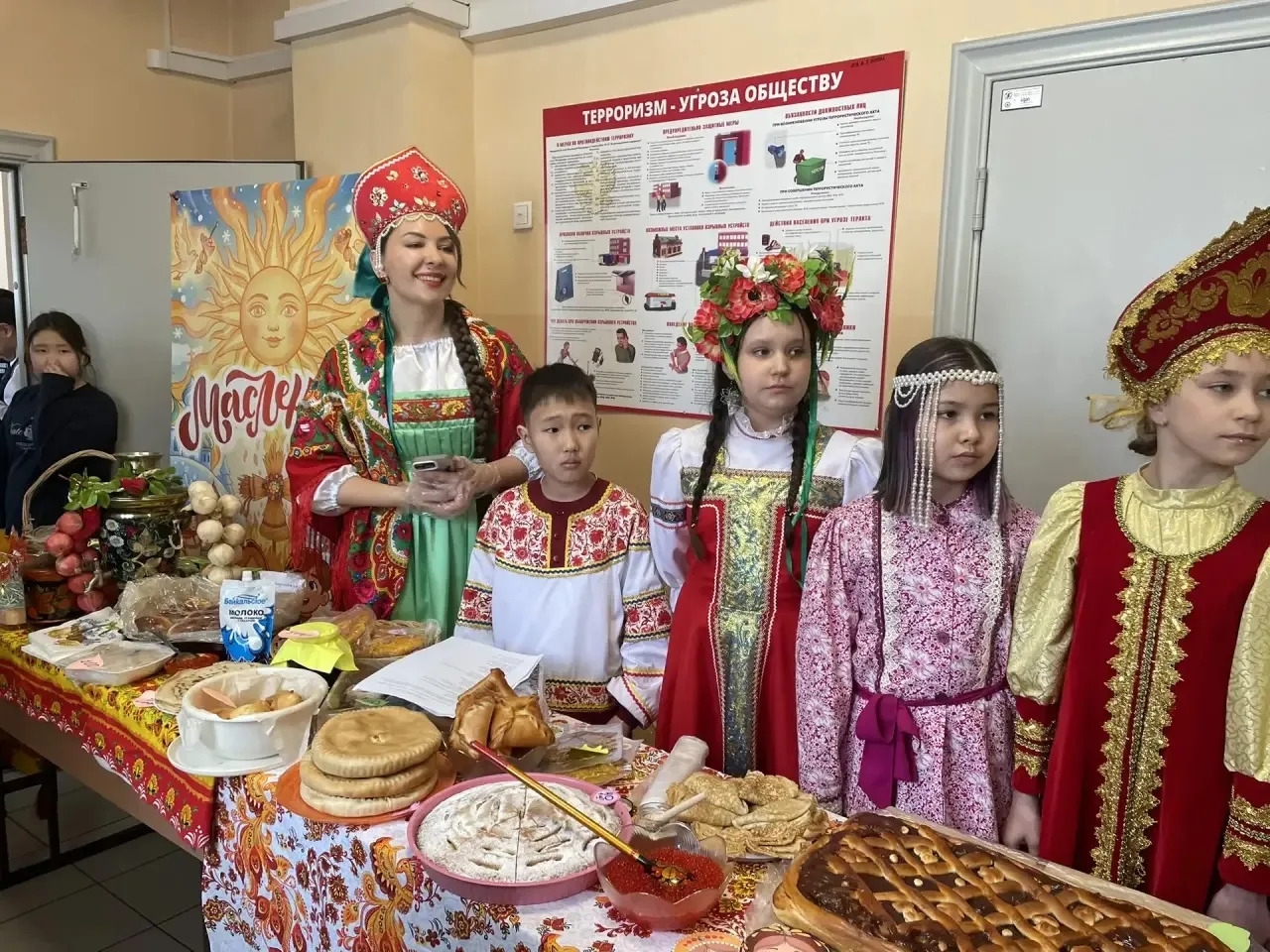 В конце учебной и Масленичной недели 20 февраля ученики 6х классов и 4г вместе с родителями организо