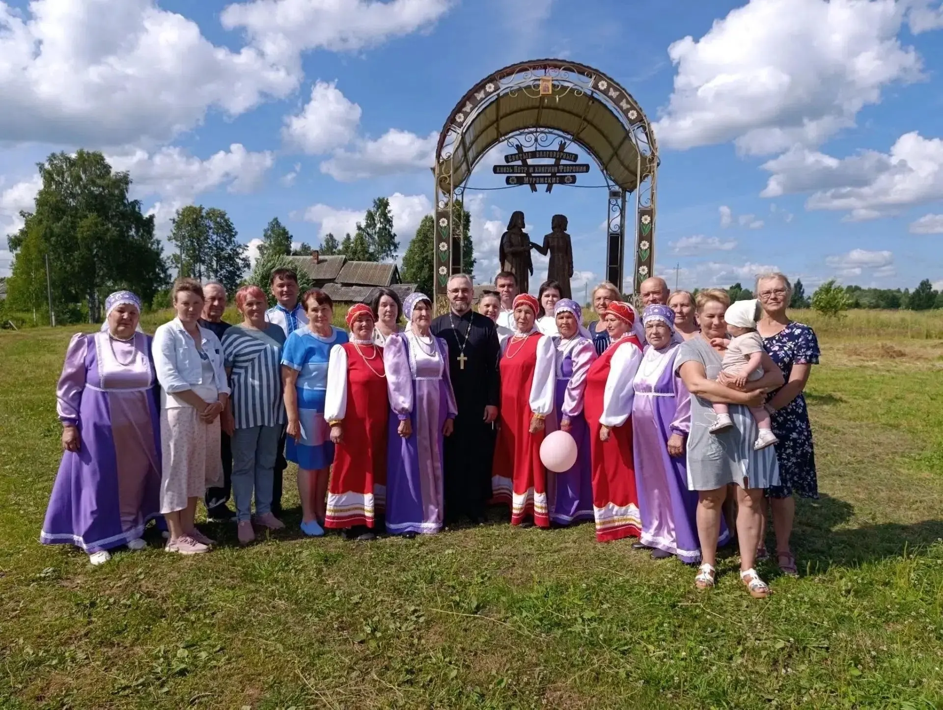 🕊️Праздник, согревающий сердца: День семьи, любви и верности торжественно отметили в деревне Гагари